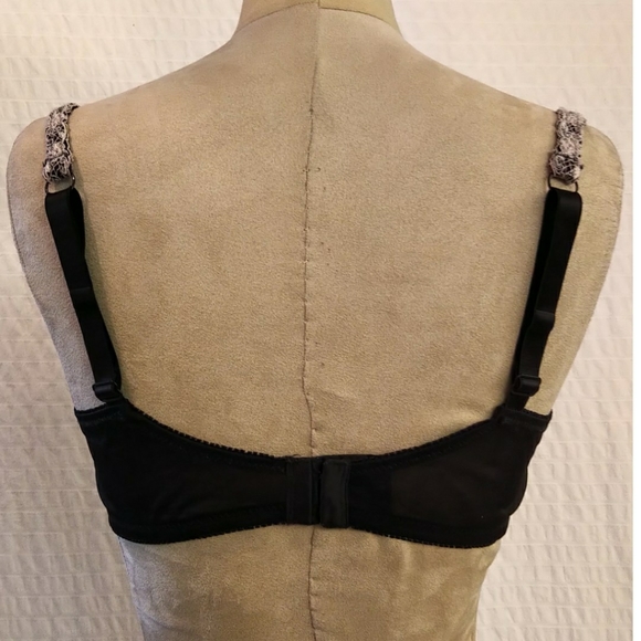 Piege Floral Embroidered Bra - Picture 4 of 4